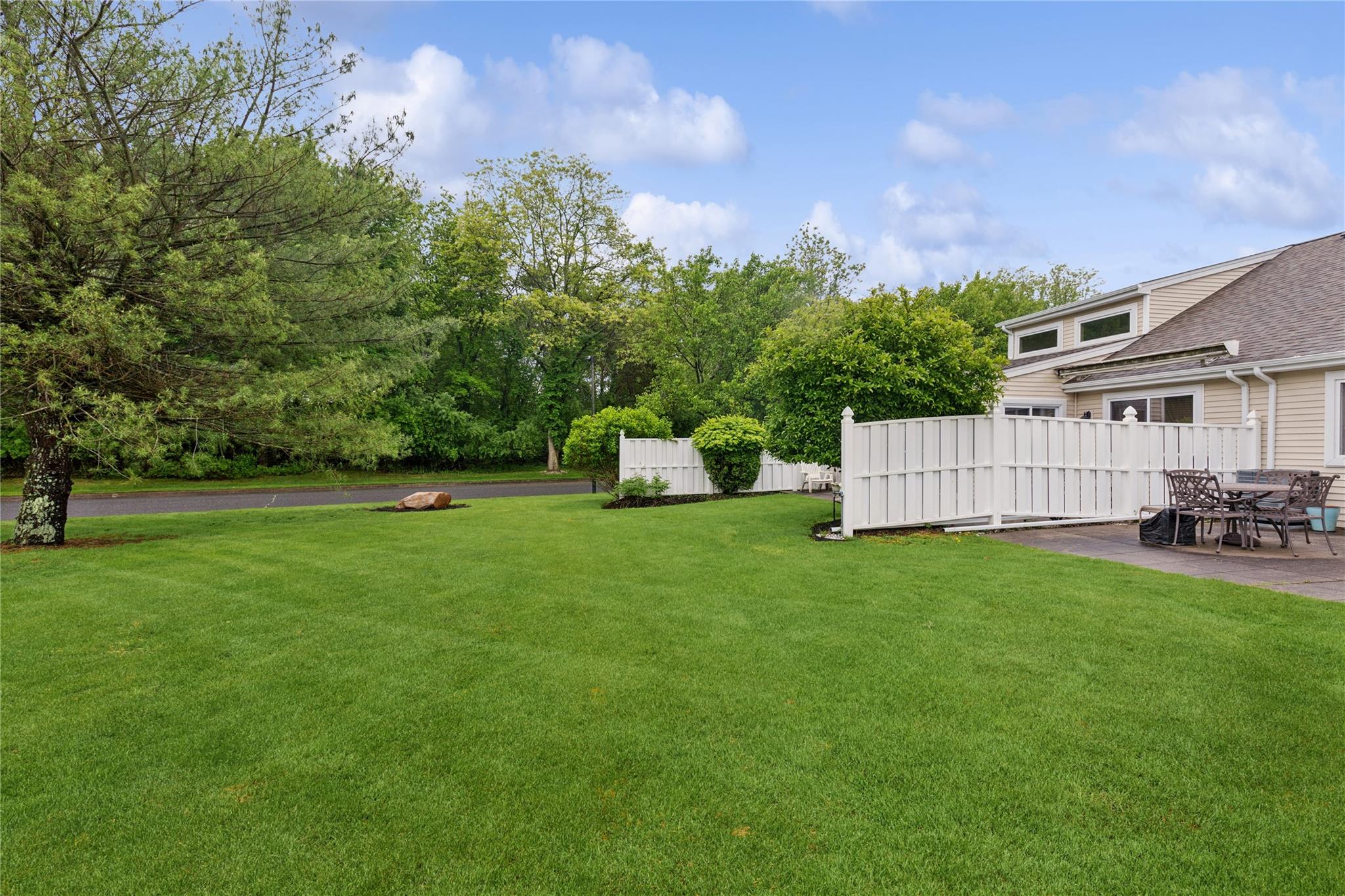 552 Birchwood Park Drive, Middle Island, New York image 29