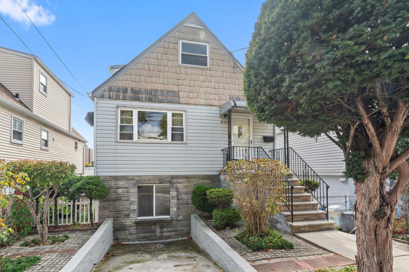 Property for Sale at Virgil Place, Bronx, New York - Bedrooms: 4 
Bathrooms: 2 
Rooms: 6  - $699,999