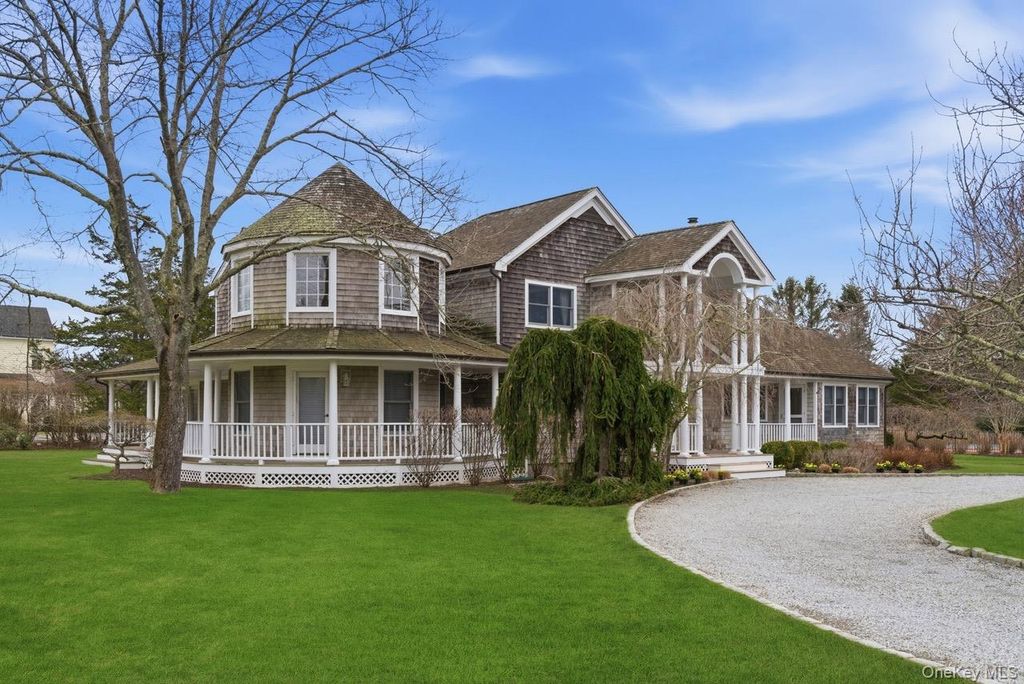 Photo of 2 Quogo Neck Lane, Quogue, NY 11959 (MLS # 983723)