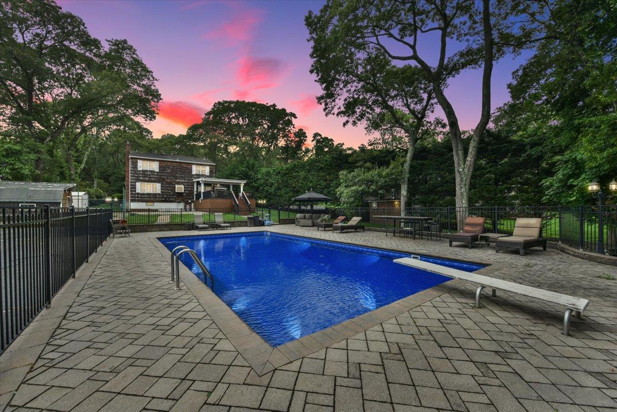 Property for Sale at Grassy Pond Drive, Smithtown, Hamptons, NY - Bedrooms: 3 
Bathrooms: 3  - $880,000