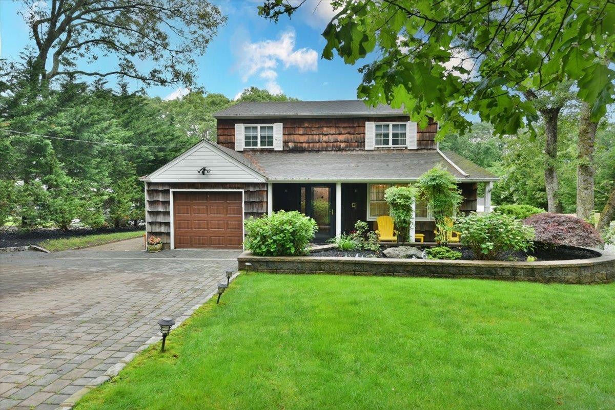 Property for Sale at Grassy Pond Drive, Smithtown, Hamptons, NY - Bedrooms: 3 
Bathrooms: 3  - $880,000