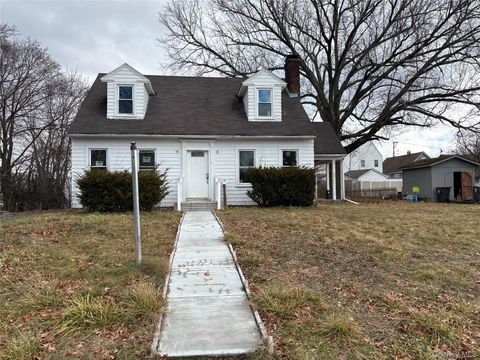 Homes For Sale - 25 Woodcliff Avenue<br/> Poughkeepsie, NY 12603