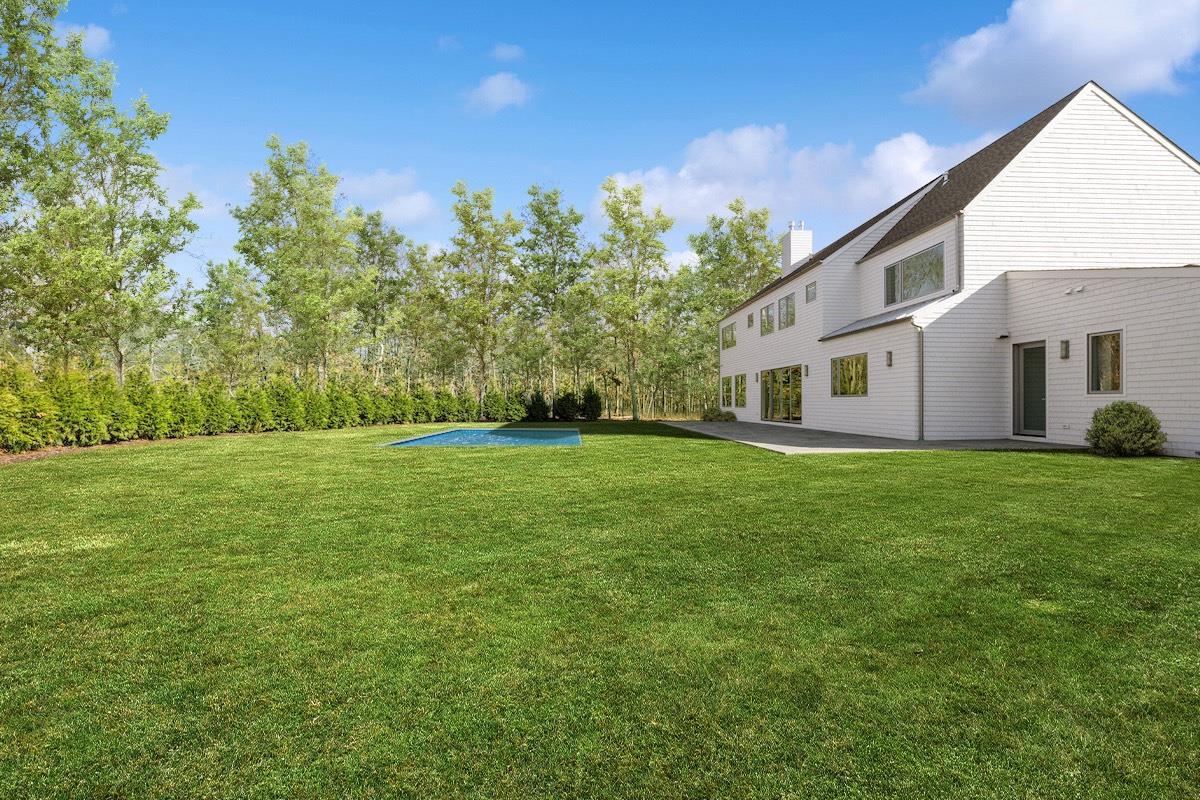 10 Broadwood Court, Wainscott, New York image 5