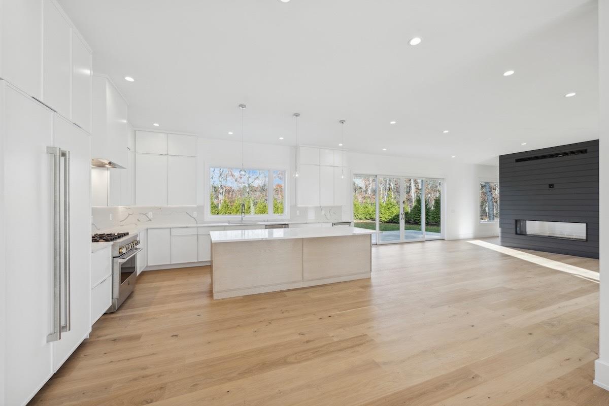 10 Broadwood Court, Wainscott, New York image 9