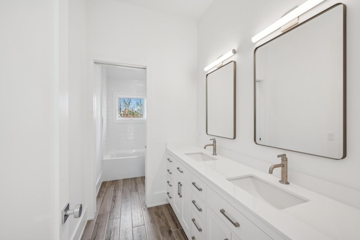 10 Broadwood Court, Wainscott, New York image 26