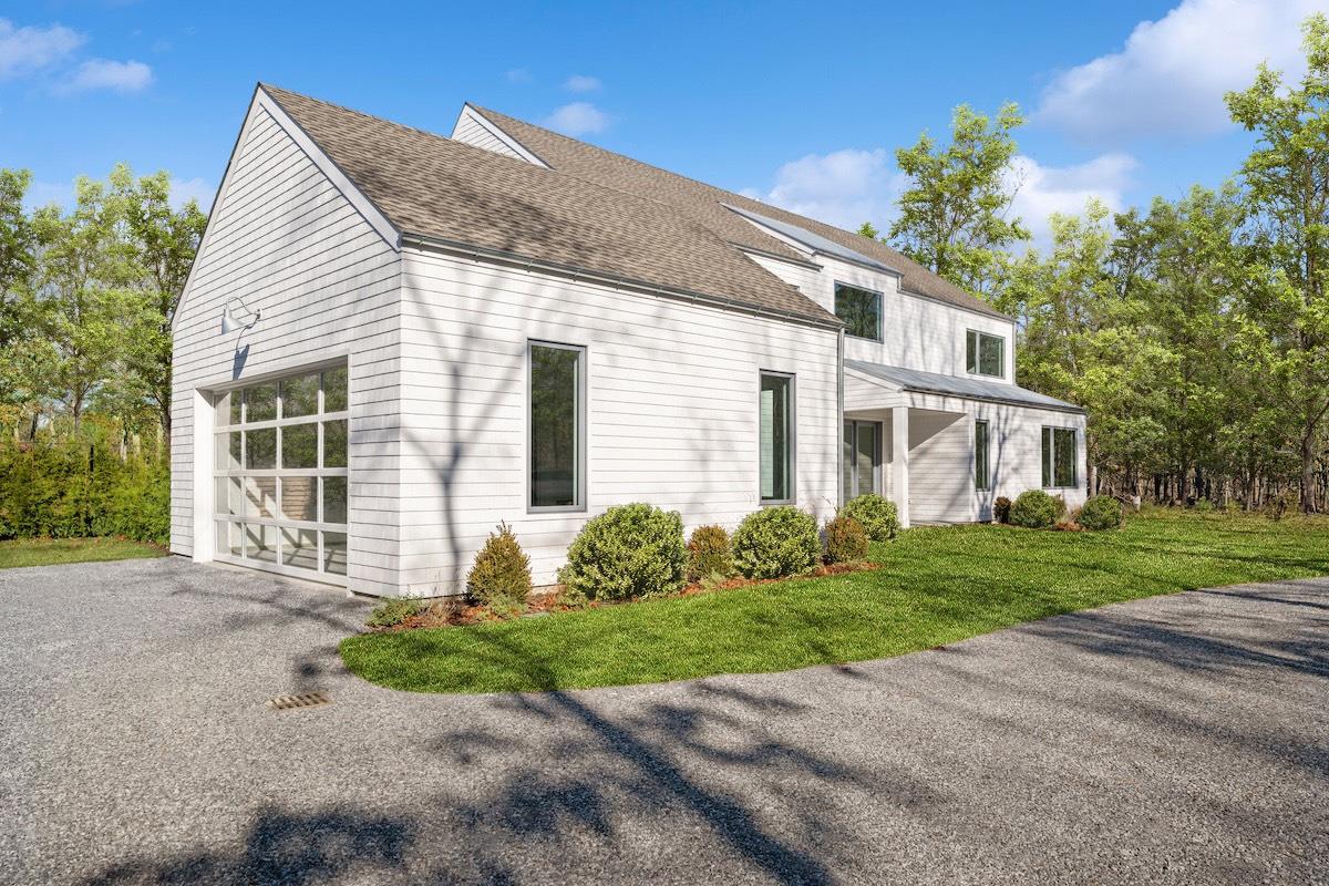 10 Broadwood Court, Wainscott, New York image 2