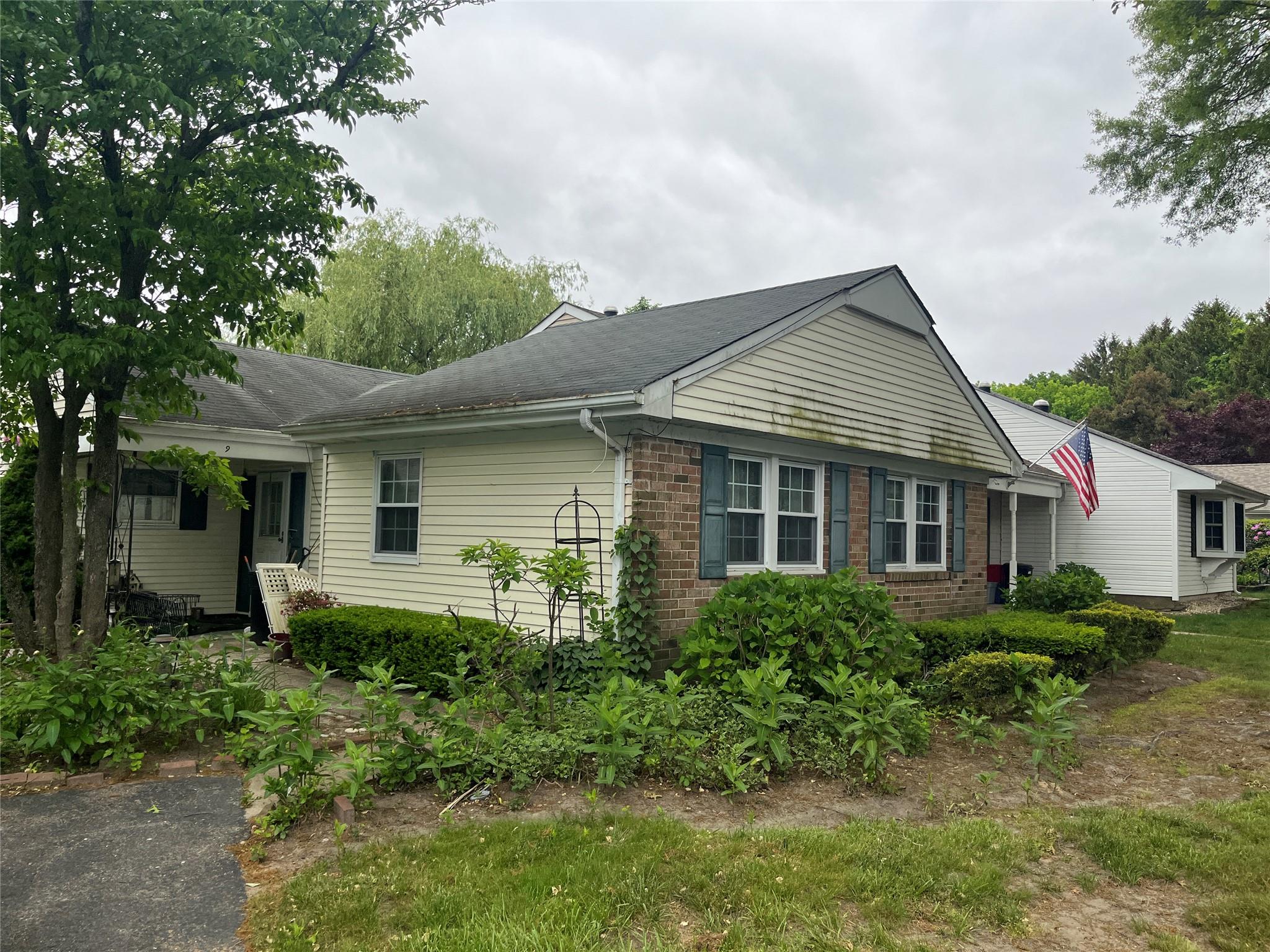 84-29 155th Ave Ave #6J, Howard Beach, New York image 1