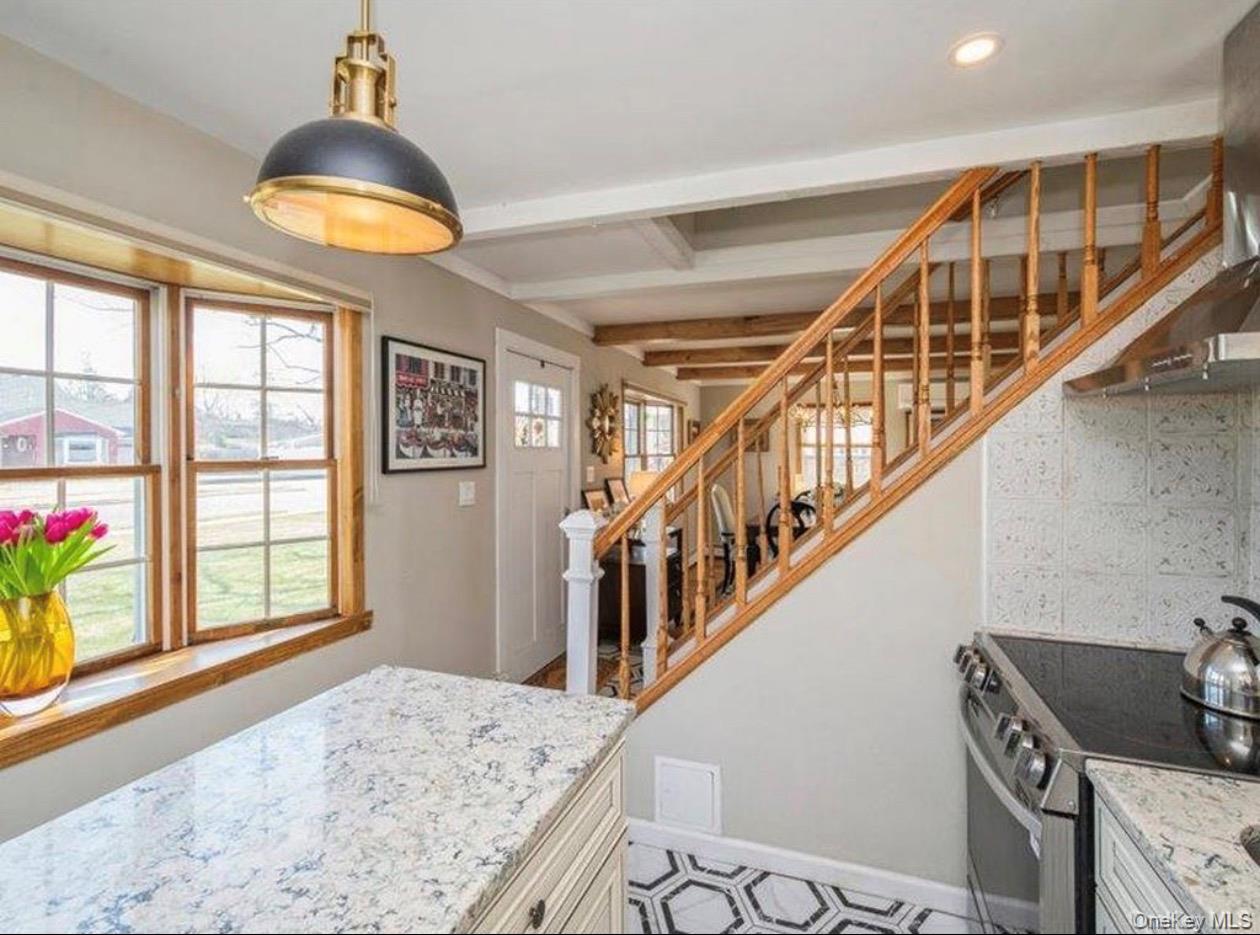 8 Crabtree Lane