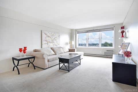 Homes For Sale - 377 Westchester Avenue #4F<br/> Port Chester, NY 10573