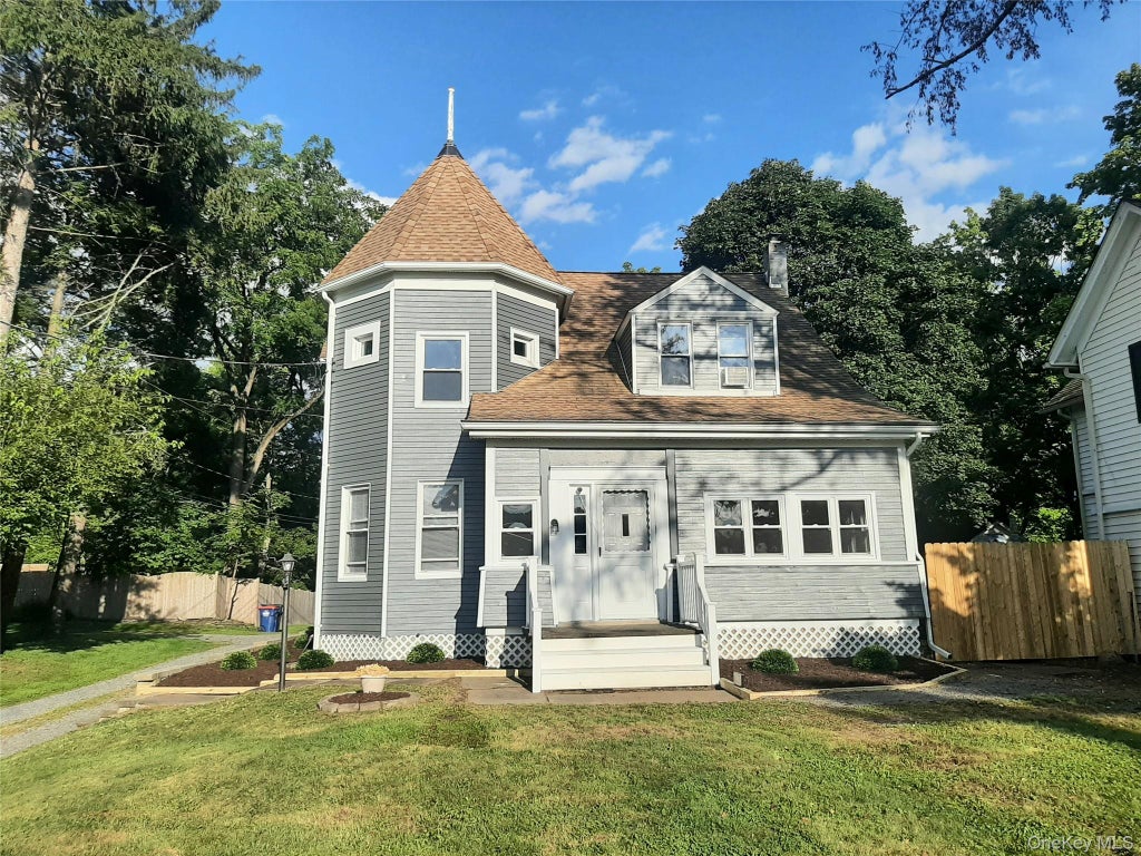Photo of 46 Old Post Road, Staatsburg, NY 12580 (MLS # 1047097)