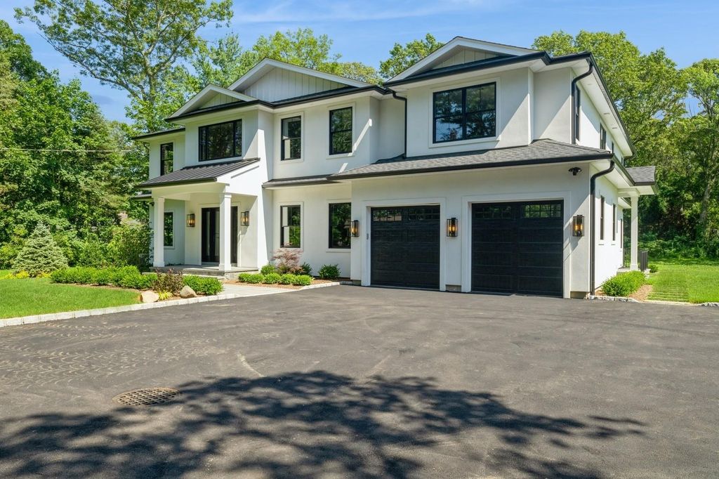 Photo of 352 Cold Spring Road, Syosset, NY 11791 (MLS # 879222)
