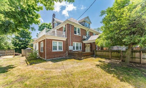 Multifamily For Rent - 266 Rockaway Turnpike<br/> Nassau County, Cedarhurst, NY 11516