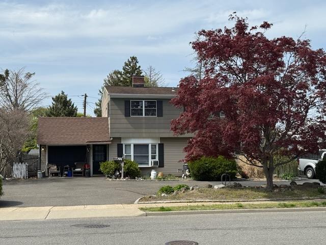 82 Scooter Lane, Hicksville, New York image 3