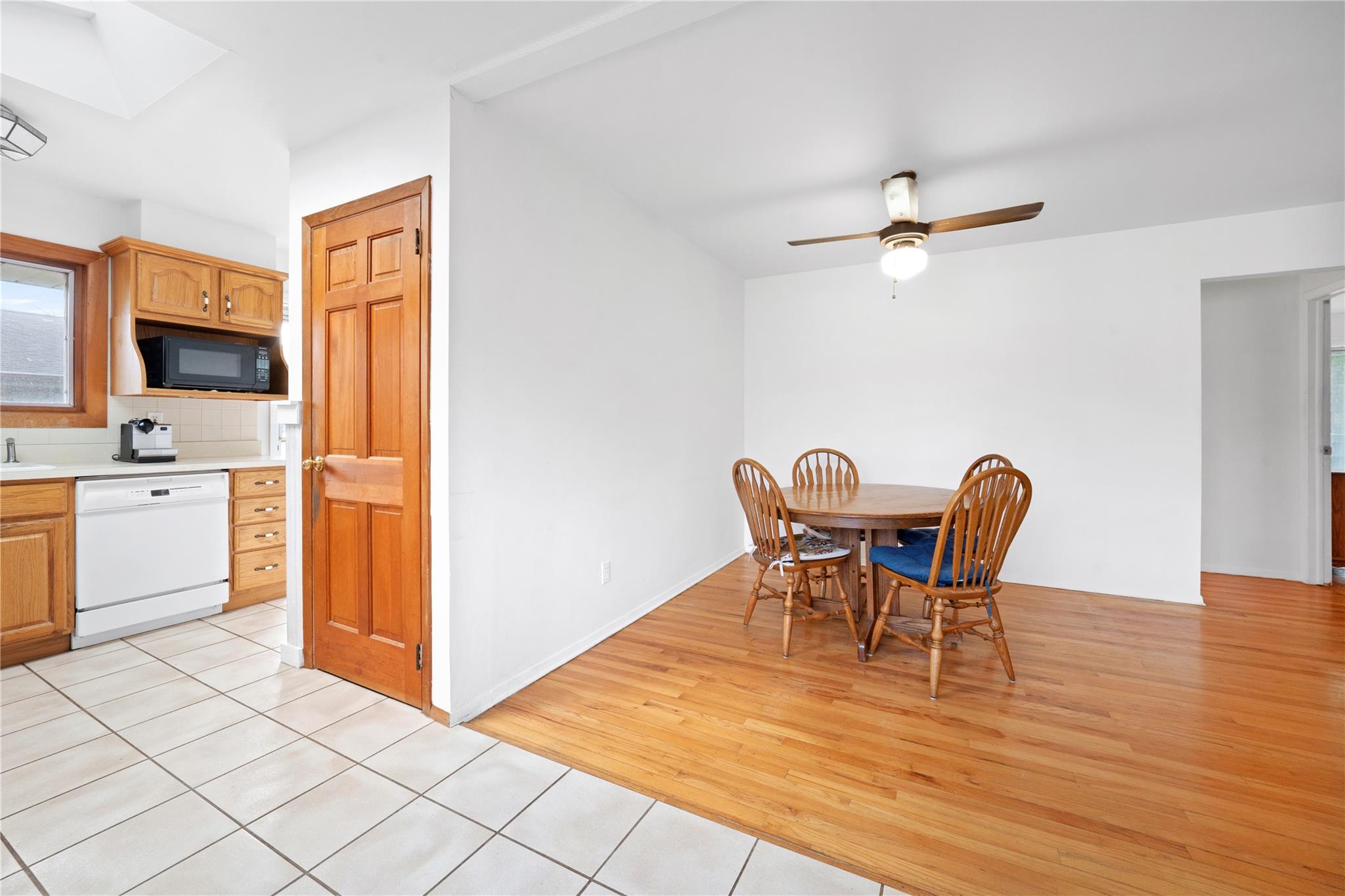 22 Eagle Lane, Hauppauge, New York image 4