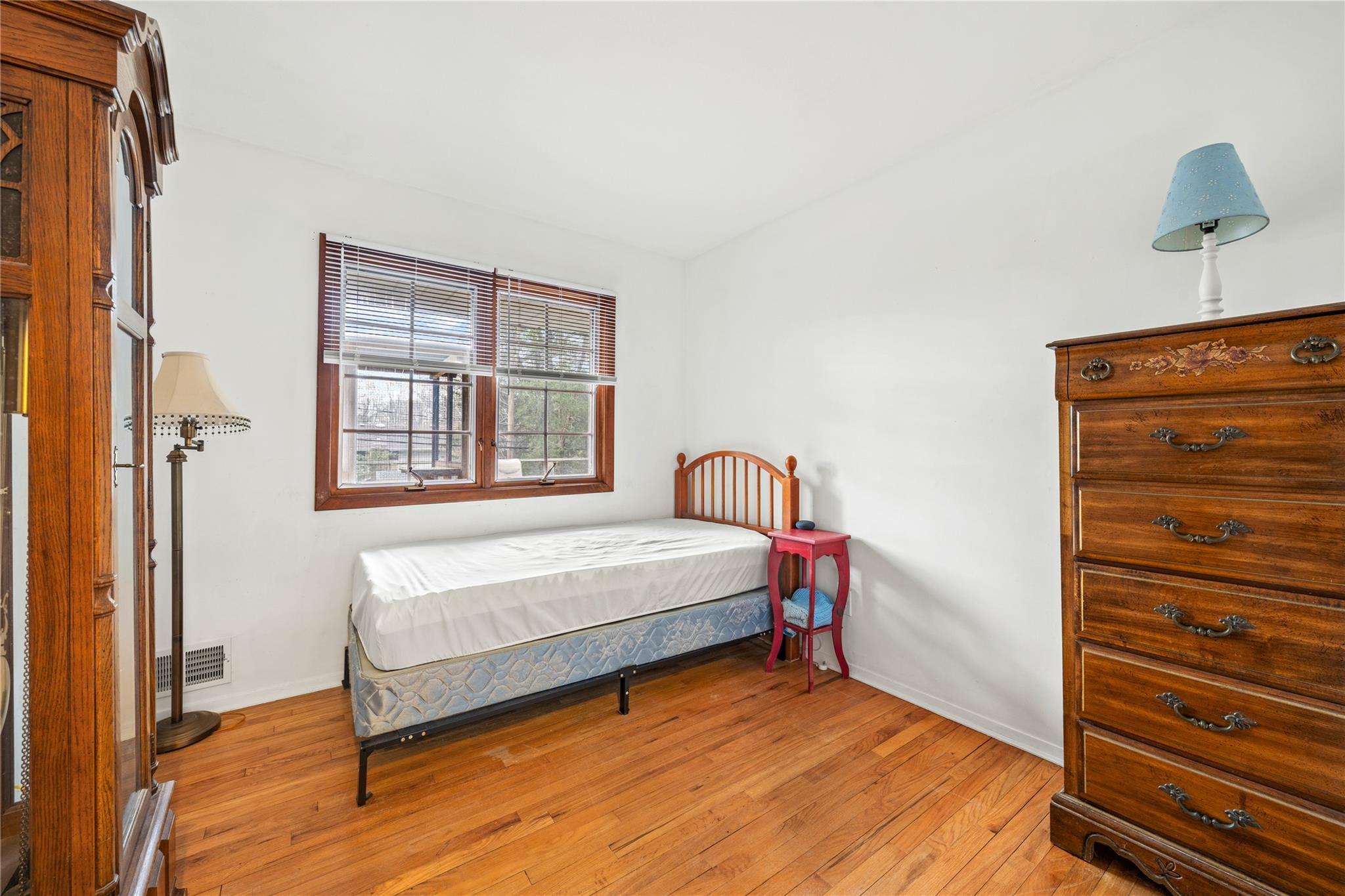 22 Eagle Lane, Hauppauge, New York image 10