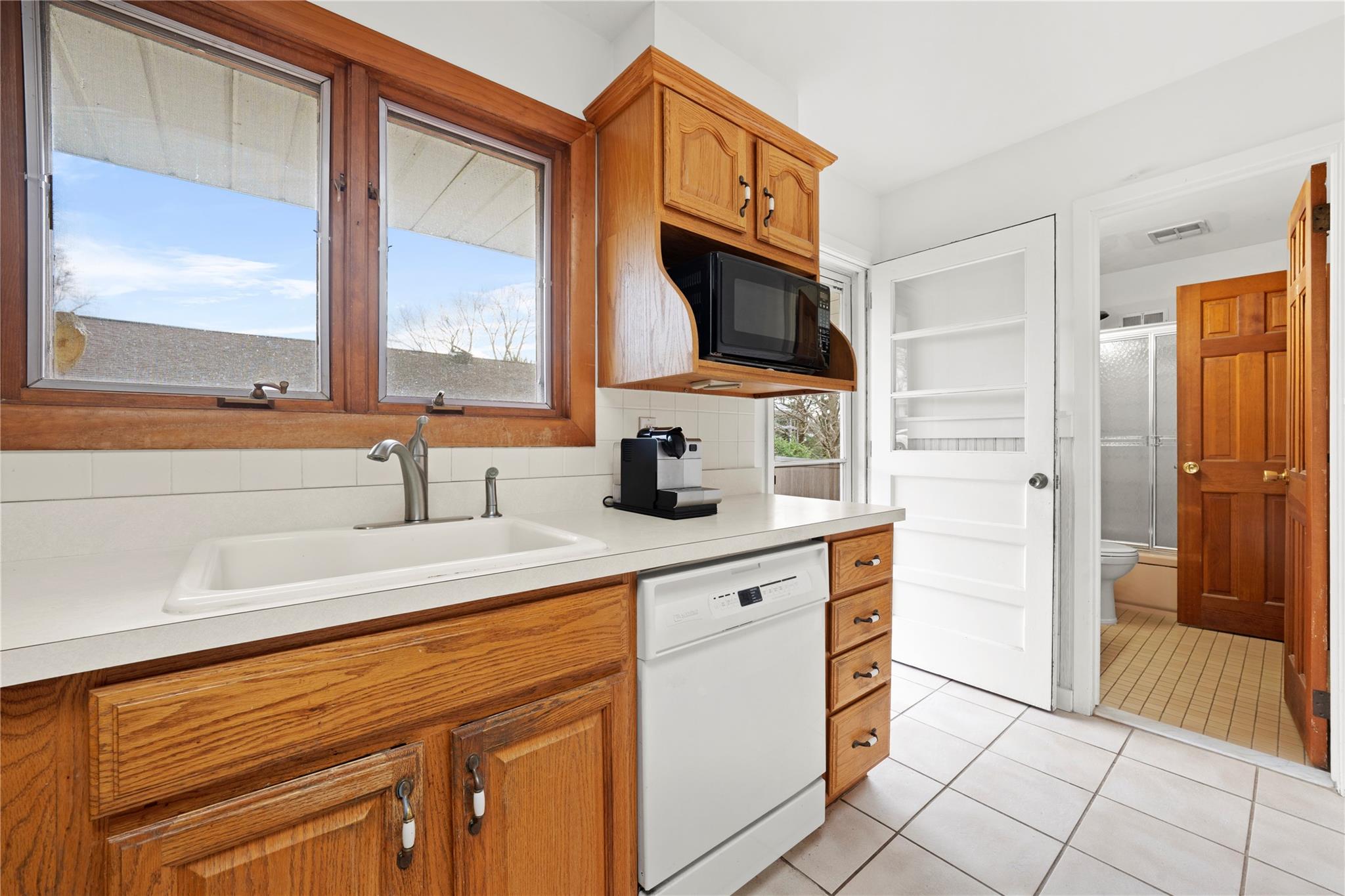 22 Eagle Lane, Hauppauge, New York image 7
