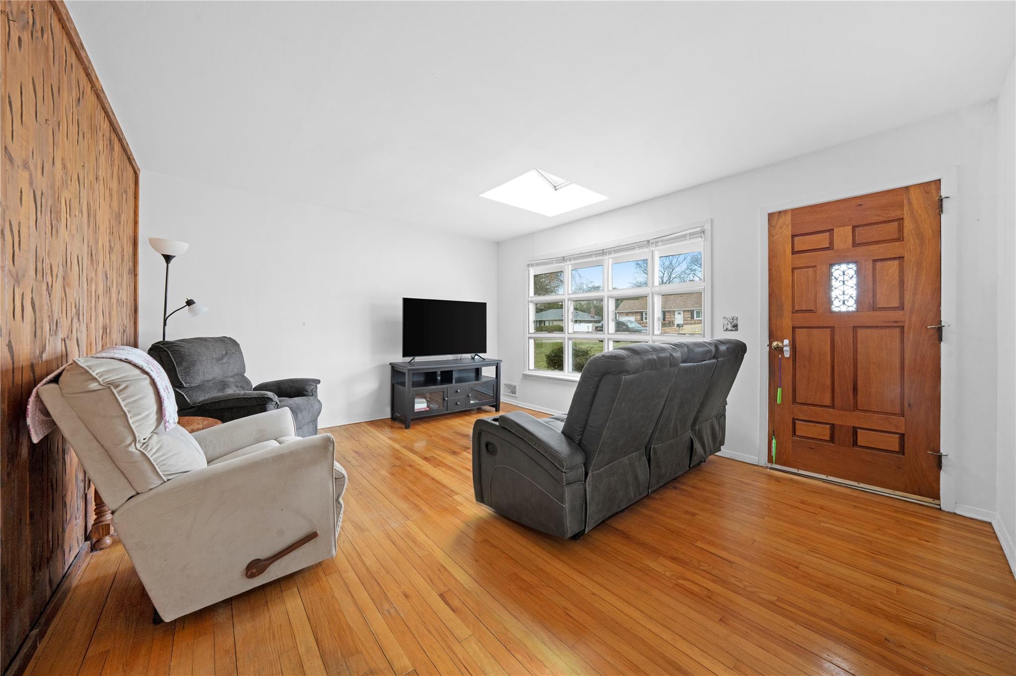 22 Eagle Lane, Hauppauge, New York image 3