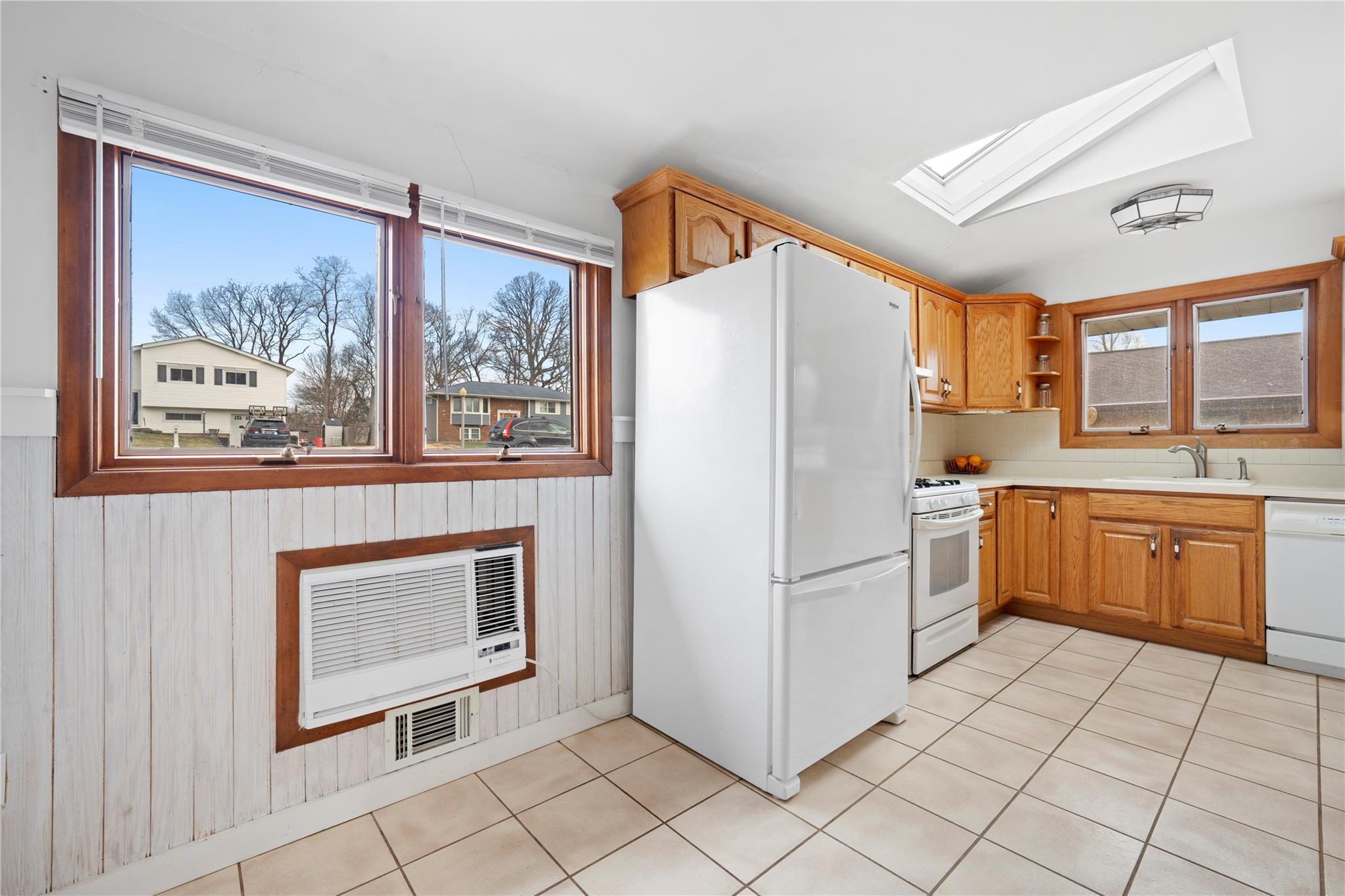 22 Eagle Lane, Hauppauge, New York image 5
