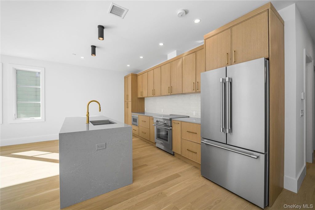 Photo of 156 Palisade Street #B, Dobbs Ferry, NY 10522 (MLS # 930770)