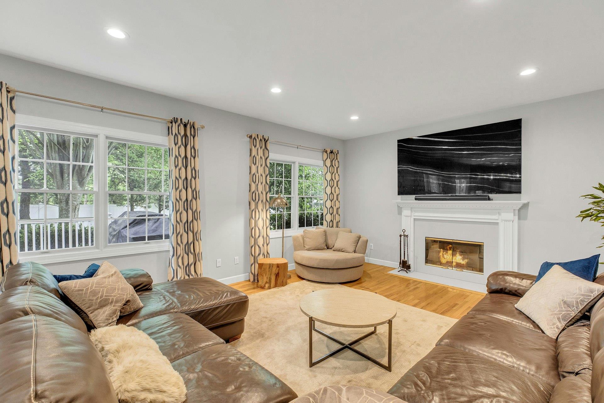 6 Esteves Court, Melville, New York image 13