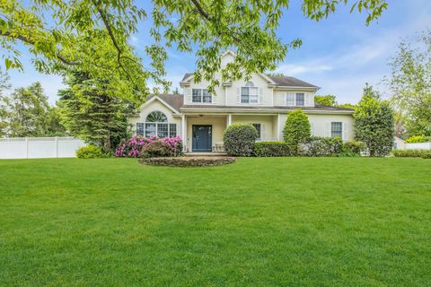 6 Esteves Court Melville NY 11747