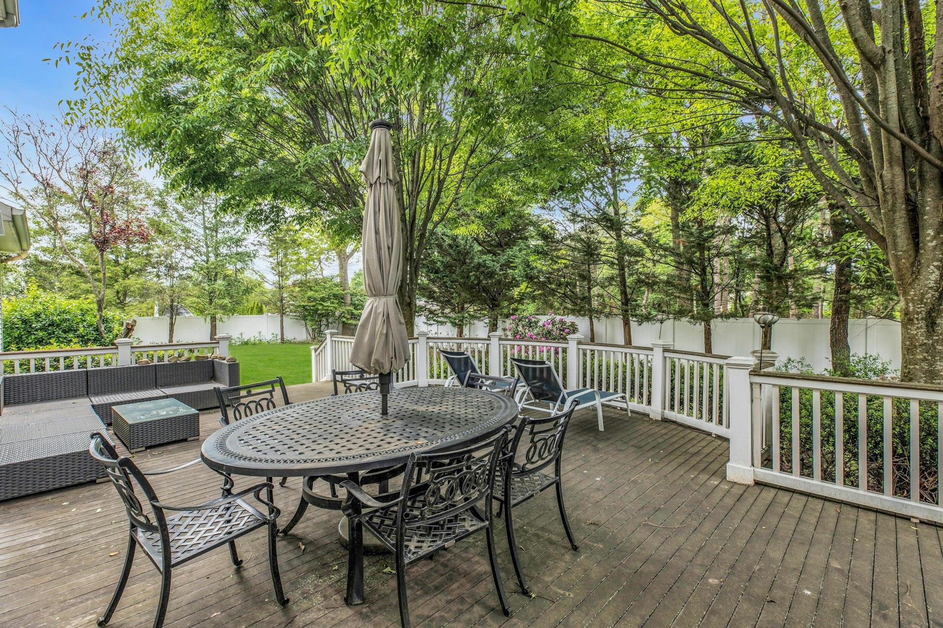 6 Esteves Court, Melville, New York image 30
