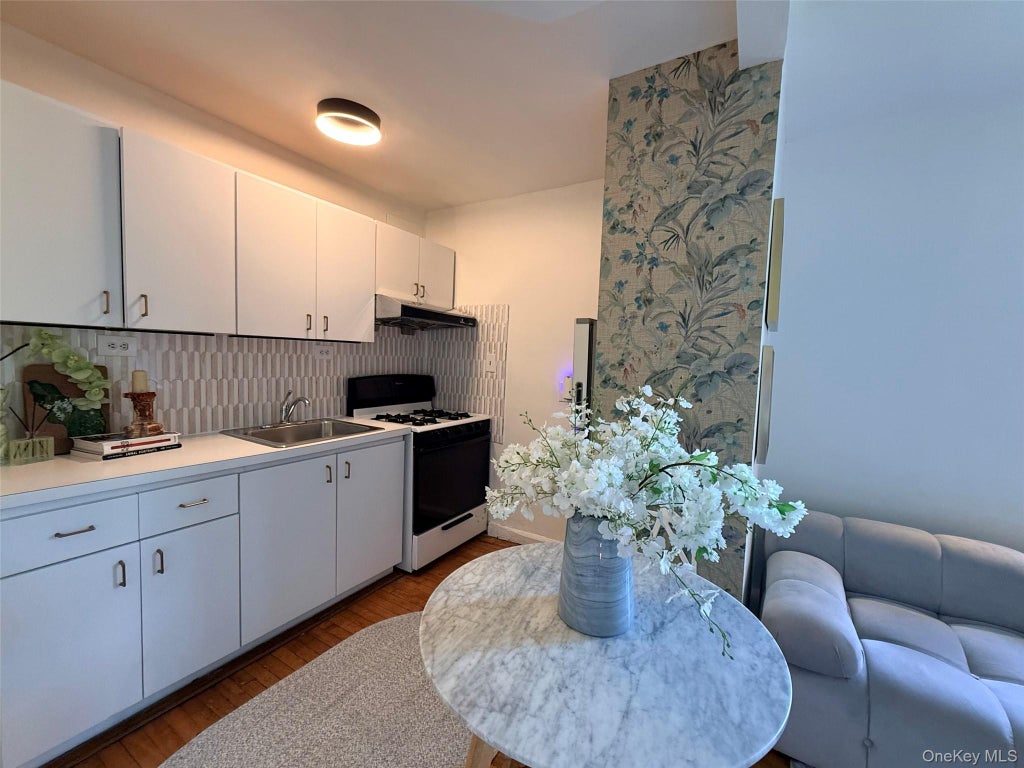 Photo of 144-44 41st Avenue #5J, Flushing, NY 11355 (MLS # 1031350)