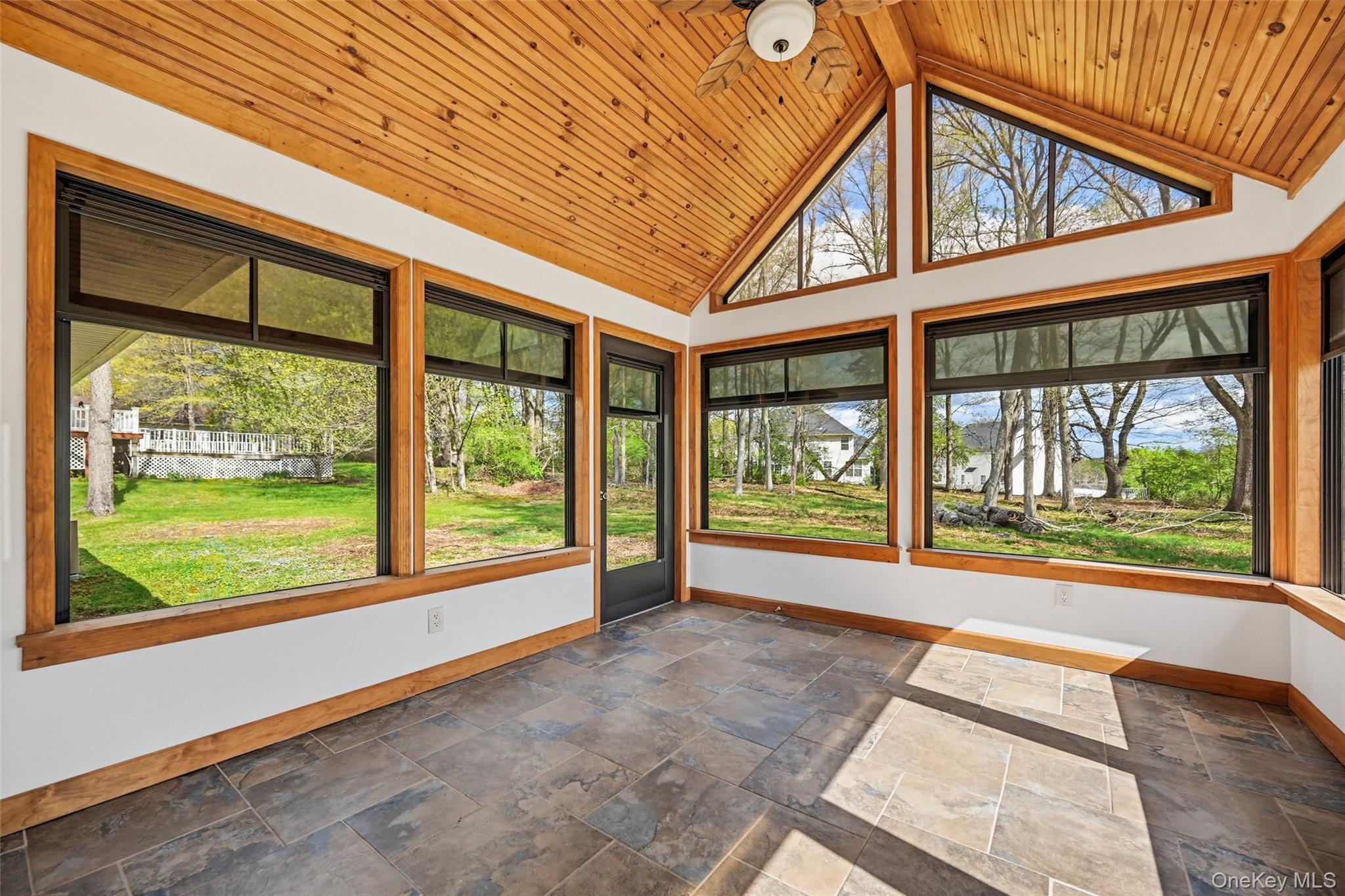 11 Hidden View Drive