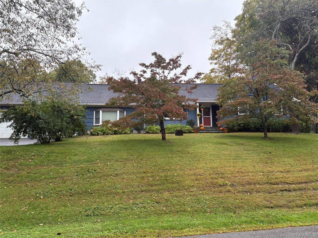 Photo of 15 Garlen Road, Katonah, NY 10536 (MLS # 1048635)