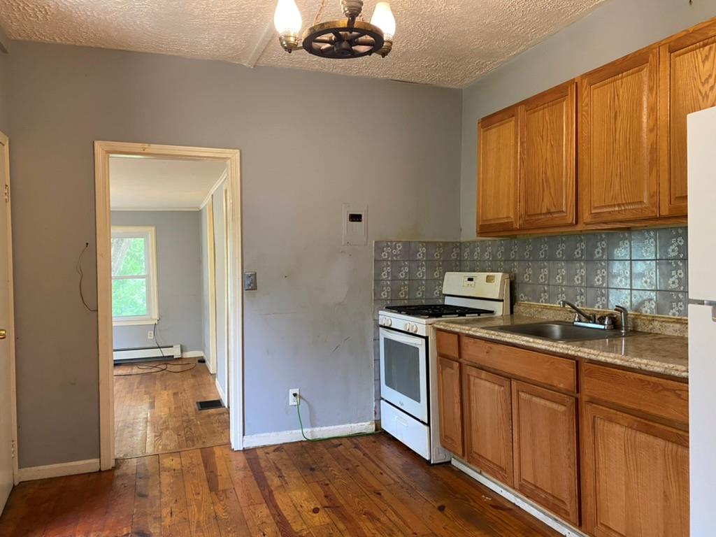 Route 211 3, Middletown, New York - 1 Bedrooms  
1 Bathrooms  
4 Rooms - 