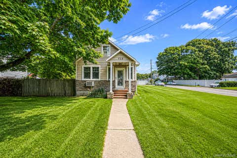 Homes For Sale - 568 N Wellwood Avenue<br/> Lindenhurst, NY 11757