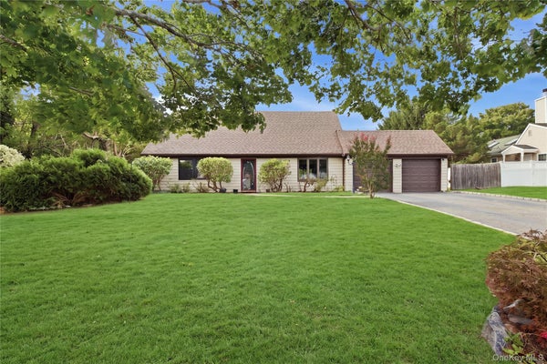 8 IMPERIAL DR, MILLER PLACE, NY 11764 - Image ddd179f18f3202e8ae7d72f37b074e95/1339456439