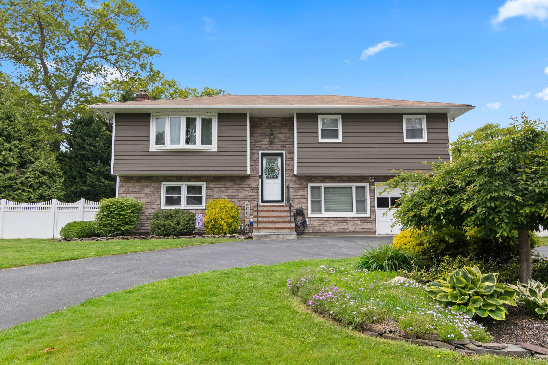 176 Harrison Avenue, Miller Place, New York image 2