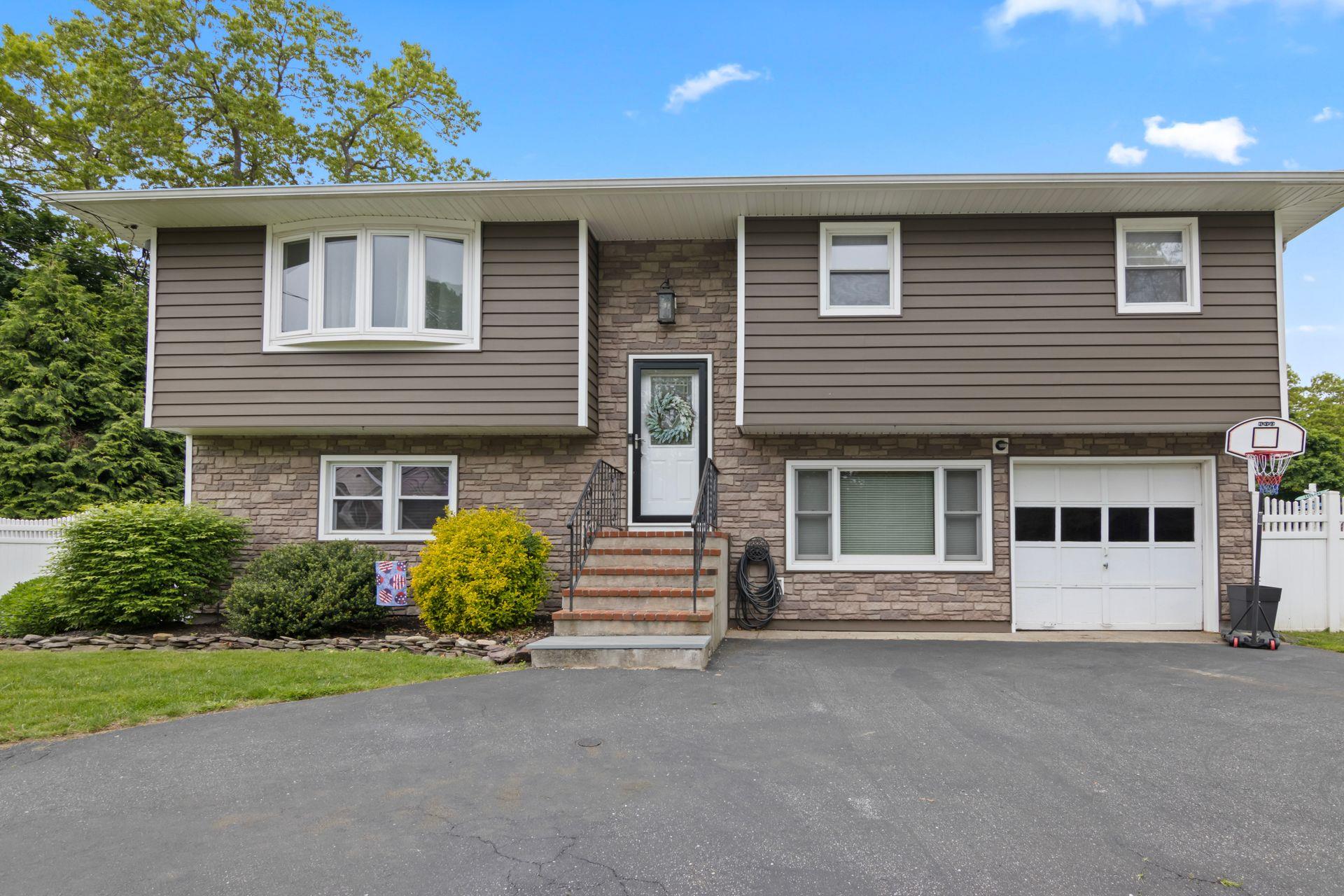 176 Harrison Avenue, Miller Place, New York image 5