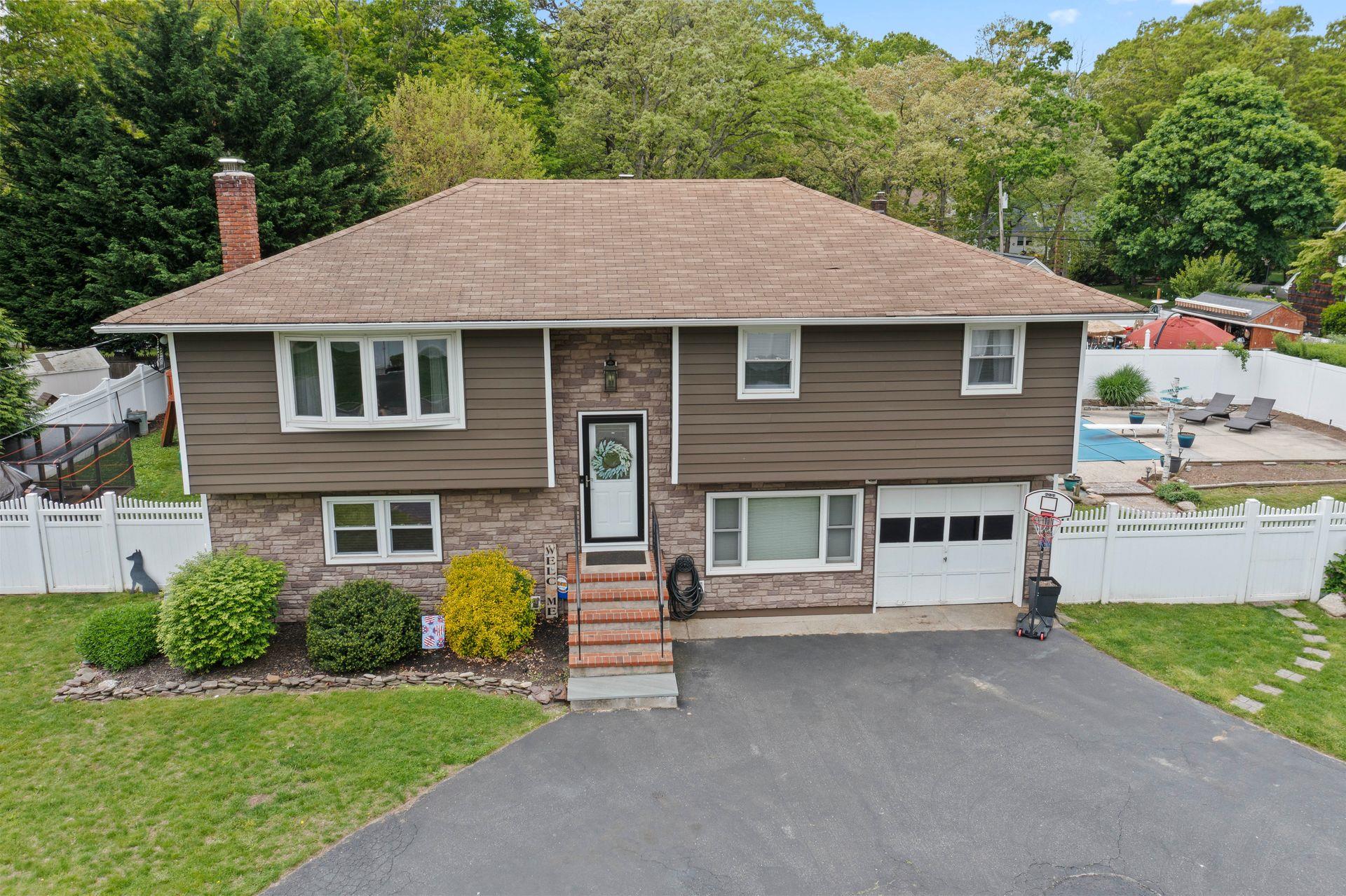 176 Harrison Avenue, Miller Place, New York image 7