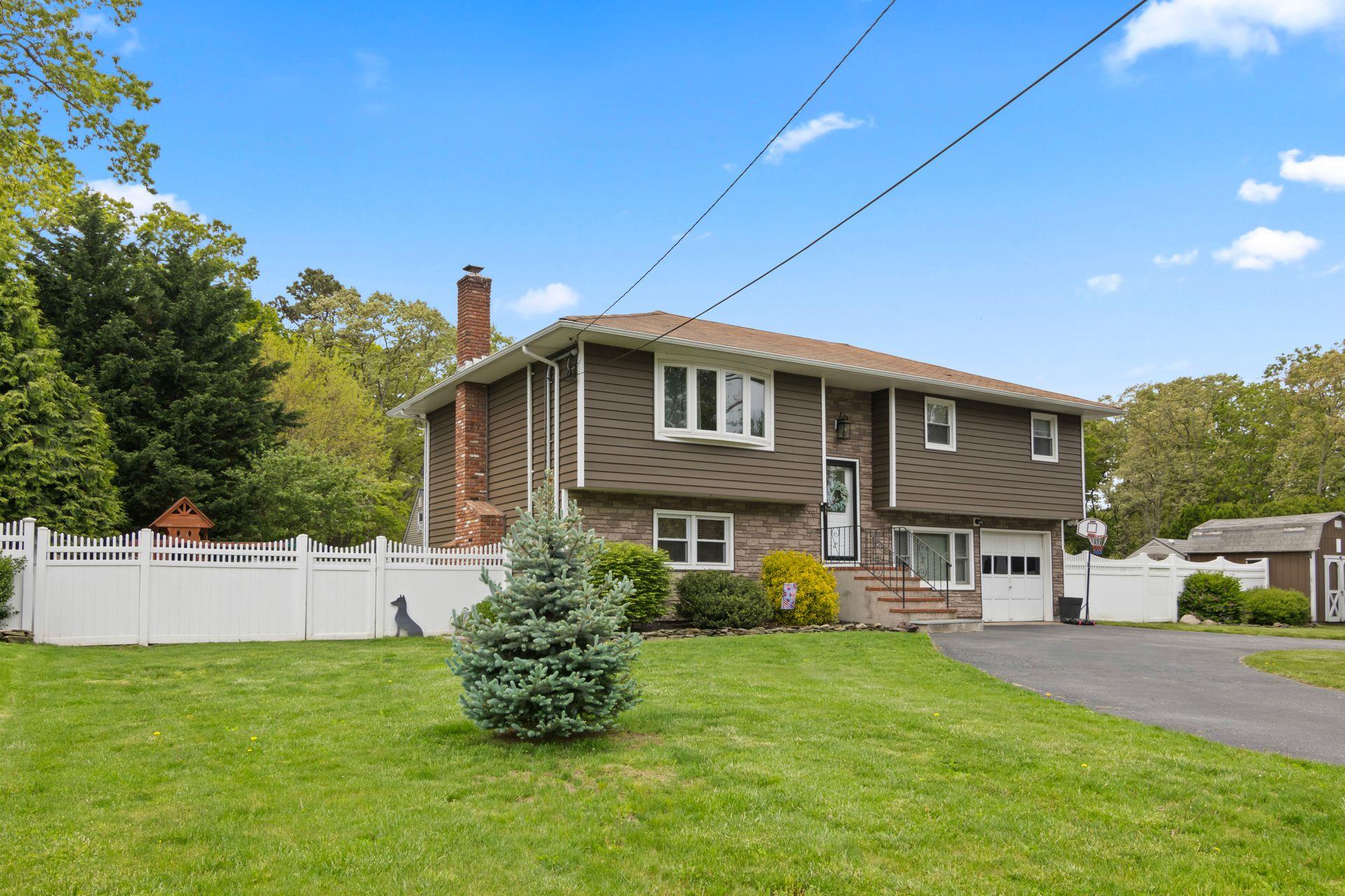 176 Harrison Avenue, Miller Place, New York image 3