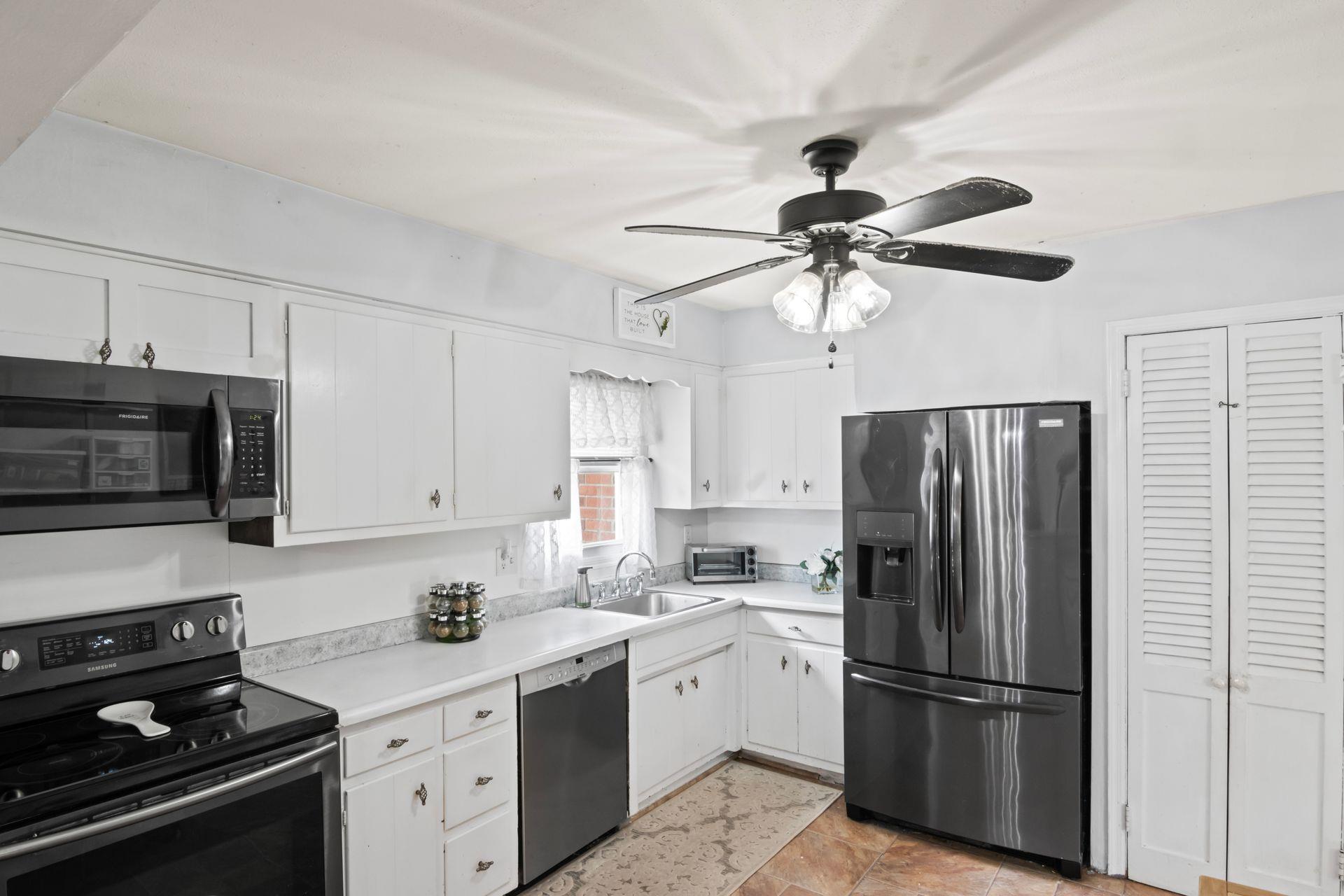 176 Harrison Avenue, Miller Place, New York image 16