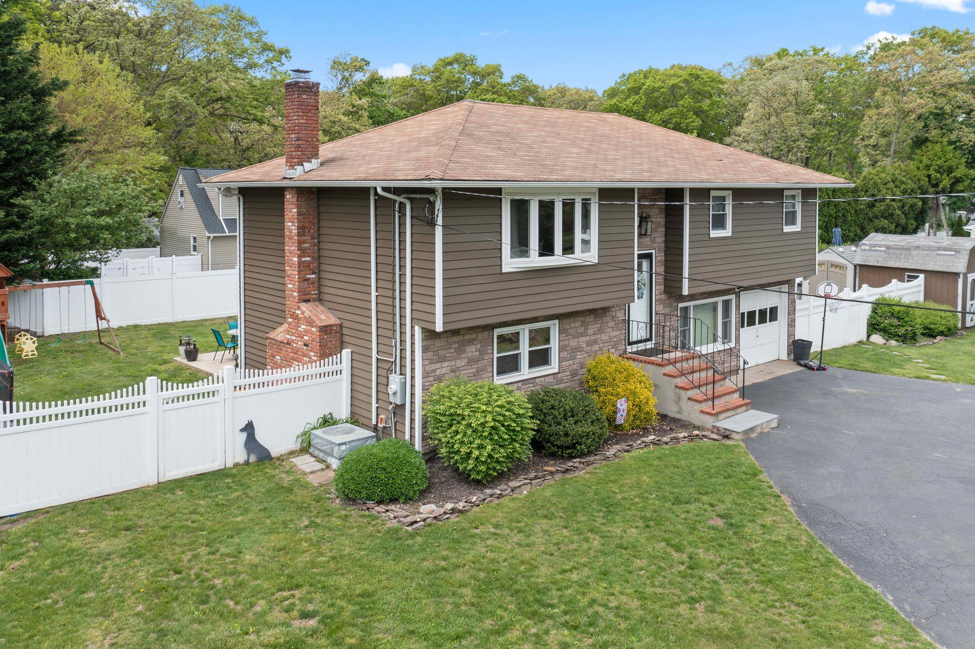 176 Harrison Avenue, Miller Place, New York image 6