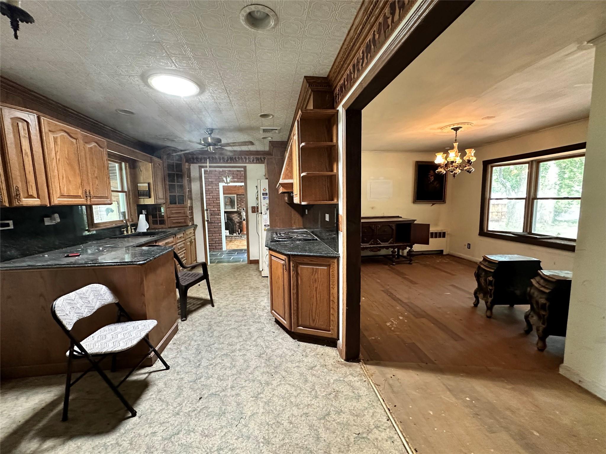 282 Vanderbilt Boulevard, Oakdale, New York image 8
