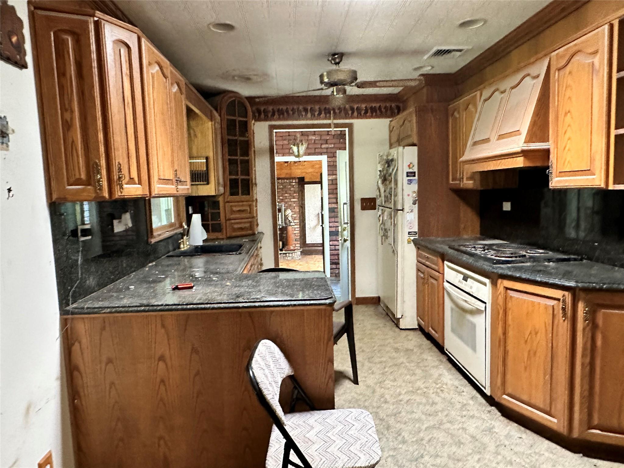 282 Vanderbilt Boulevard, Oakdale, New York image 7