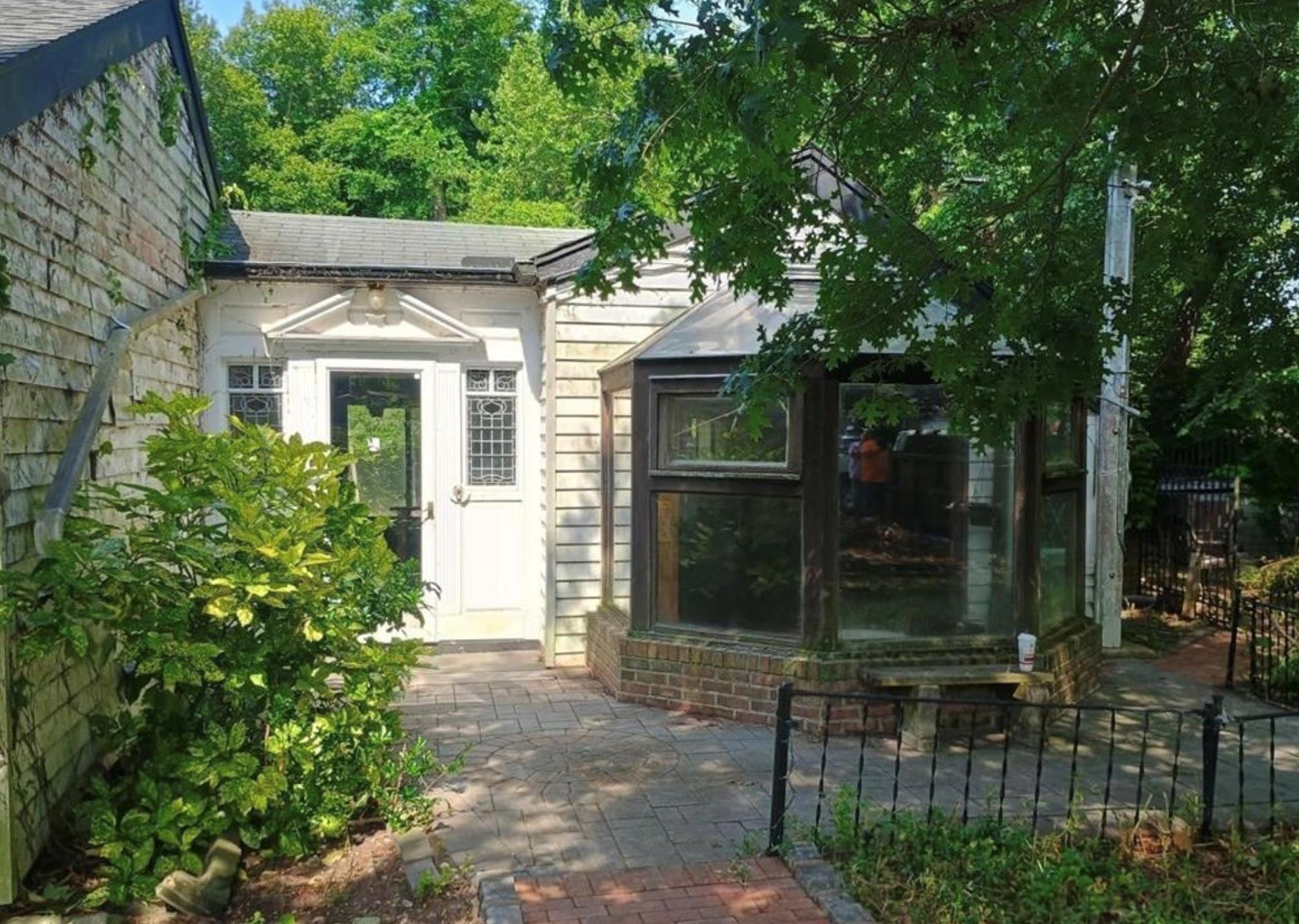 282 Vanderbilt Boulevard, Oakdale, New York image 4