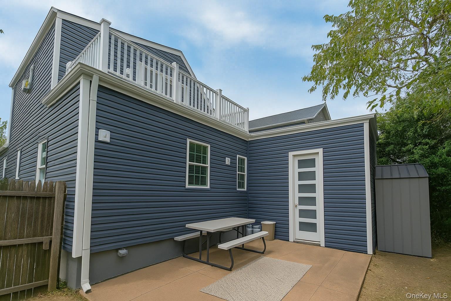 Long Beach, New York 11561, United States, 2 Bedrooms Bedrooms, ,1 BathroomBathrooms,Residential,Active,238609