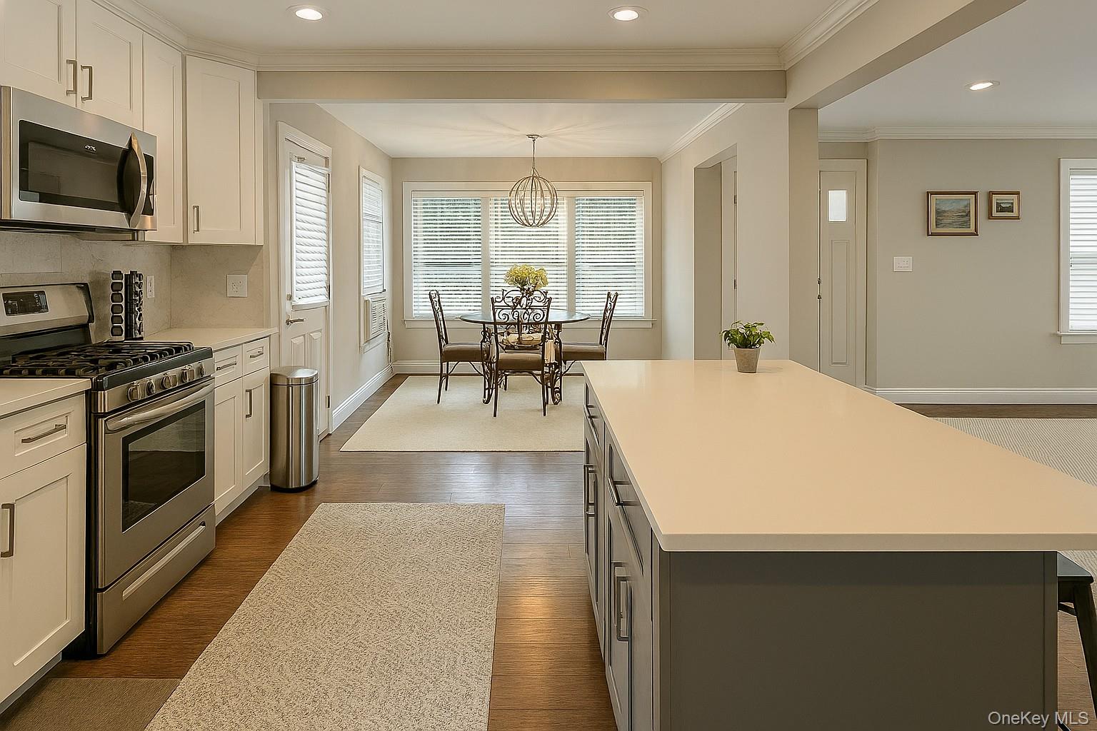 Long Beach, New York 11561, United States, 2 Bedrooms Bedrooms, ,1 BathroomBathrooms,Residential,Active,238609