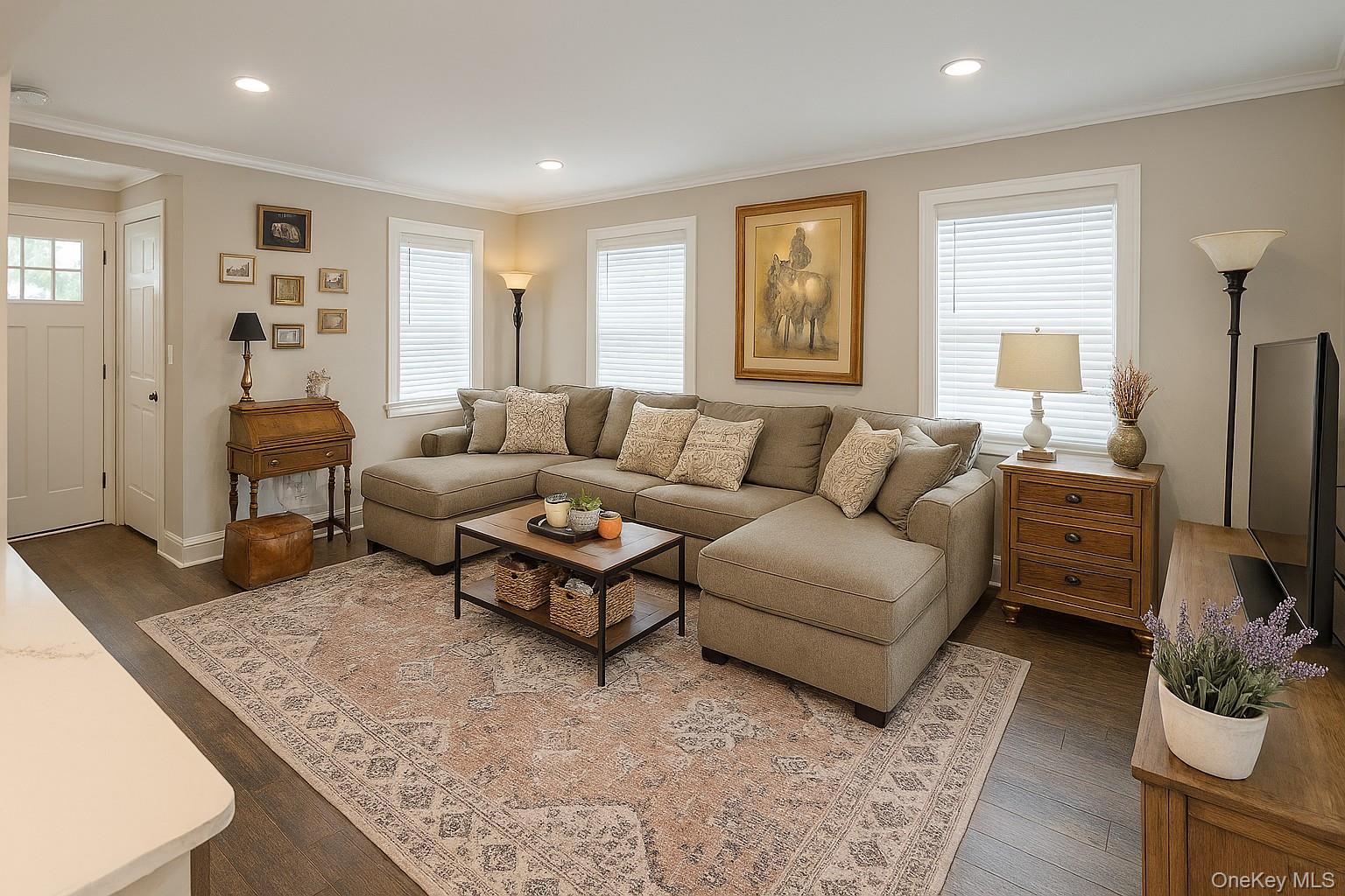 Long Beach, New York 11561, United States, 2 Bedrooms Bedrooms, ,1 BathroomBathrooms,Residential,Active,238609