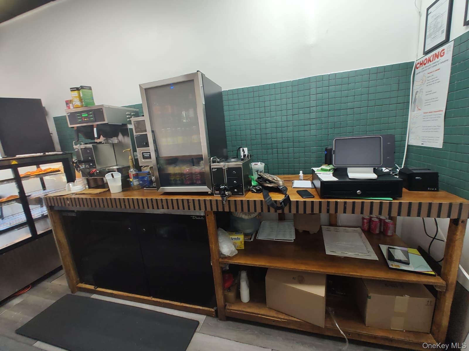 41-02A Green Point Avenue