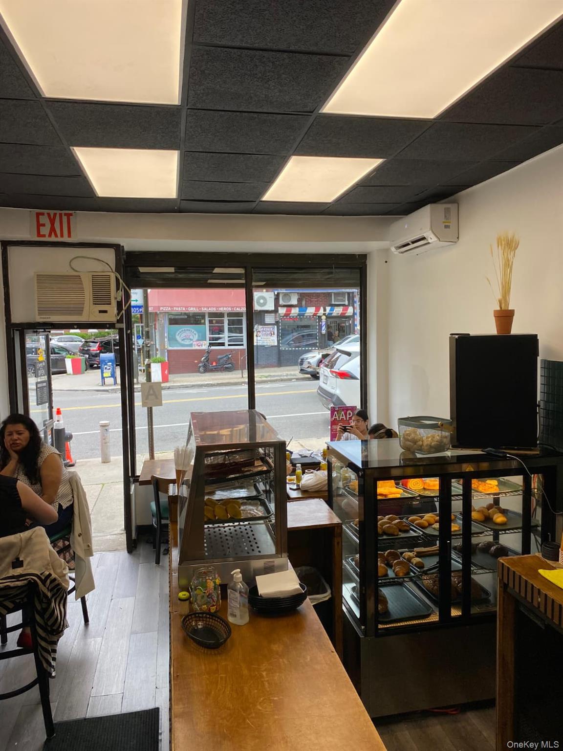 41-02A Green Point Avenue