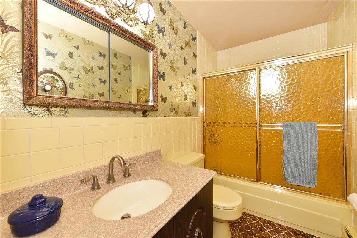267 W Cadman Avenue, West Babylon, New York image 20