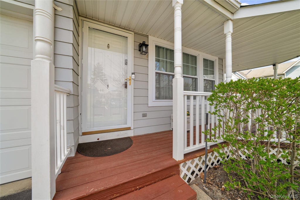 Photo of 1 Clubhouse Circle, Central Islip, NY 11722 (MLS # 981969)