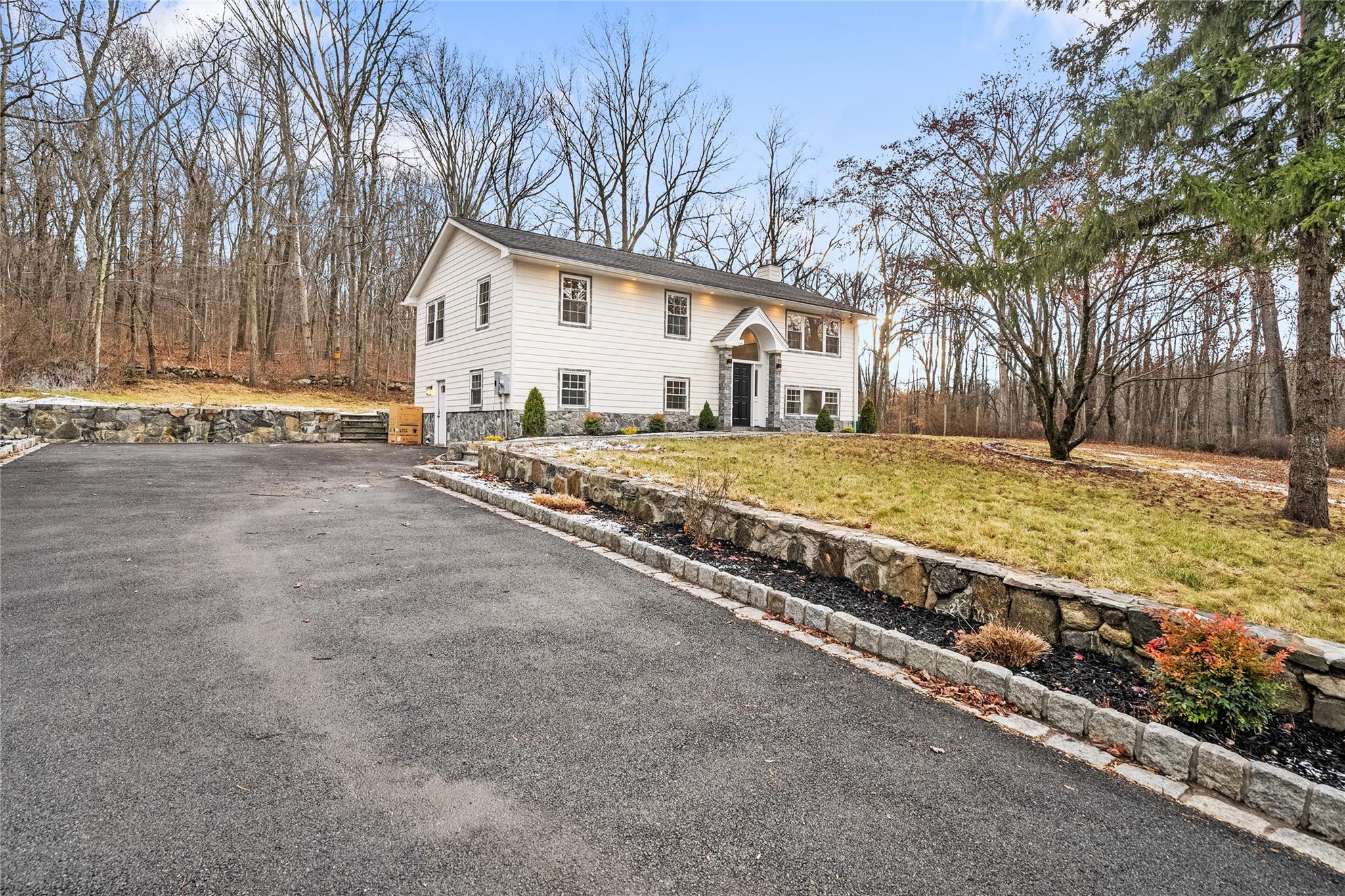 15 Cobblestone Lane, Cortlandt Manor, New York image 2