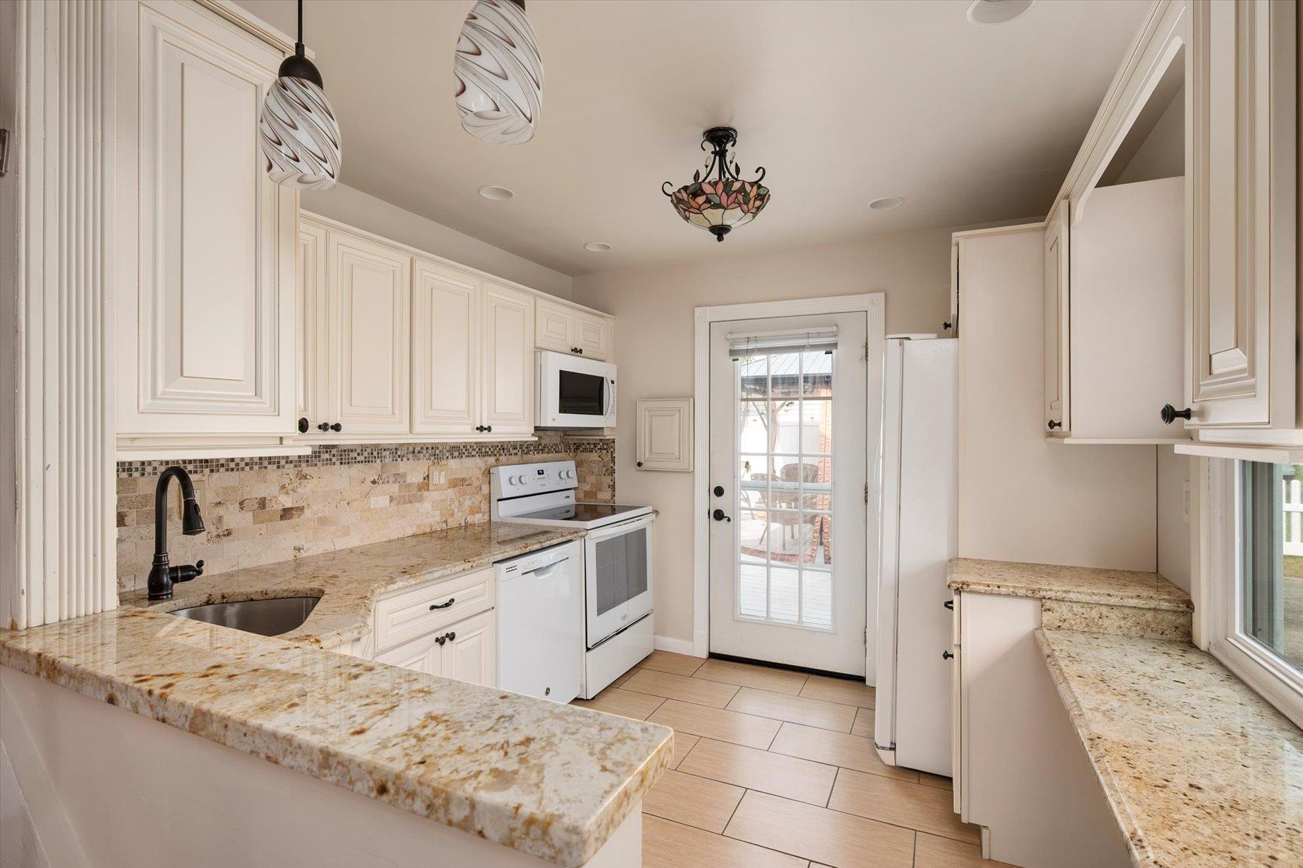 44 Needle Lane, Levittown, New York image 7